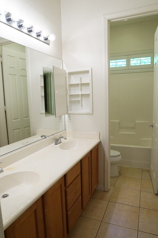 Building Photo - 79882 Viento Dr