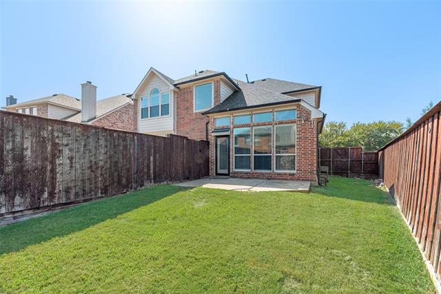 Building Photo - 2414 Thorntree Dr