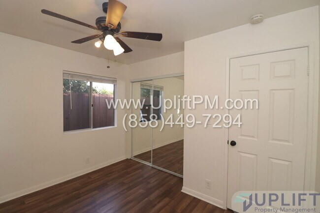 Building Photo - 820 Scranton St