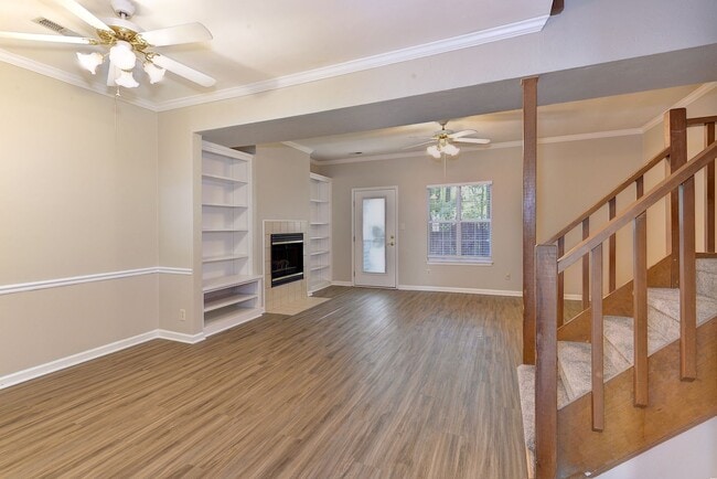 Building Photo - Convenient Coventry Townhome