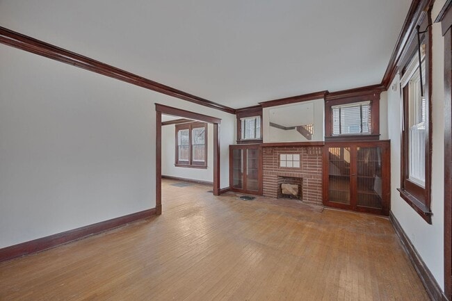 Building Photo - West Price Hill - Charming 3 bedroom 1 bath