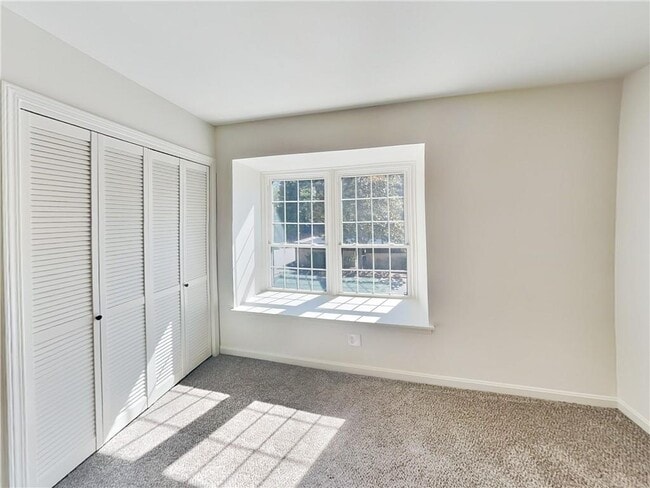 Building Photo - 115 Woodmere Square NW