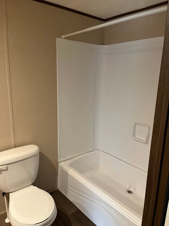 Building Photo - 4374 Loys Dr