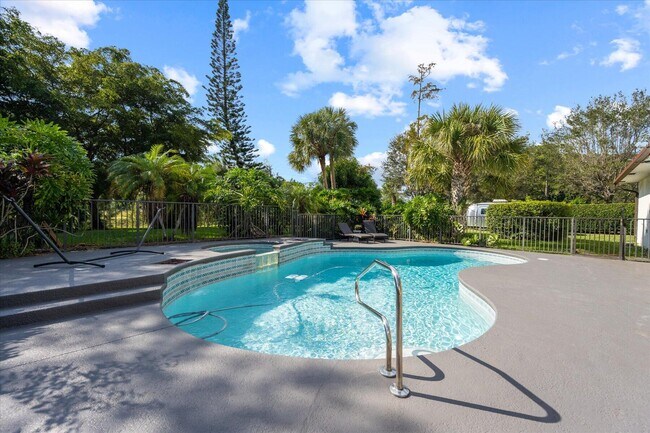 Building Photo - 12638 Quercus Ln