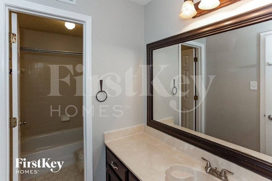 Building Photo - 8870 Cherrywood Cove