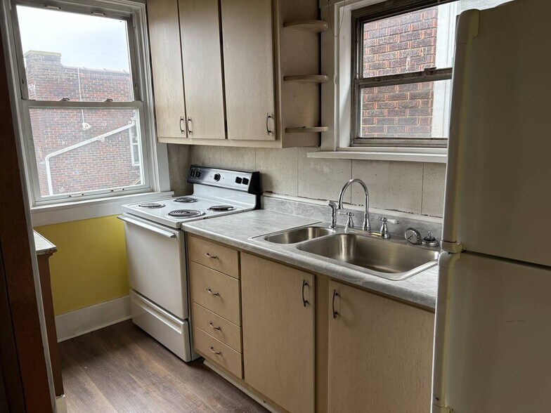 Building Photo - 505 1/2 Jackson Ave