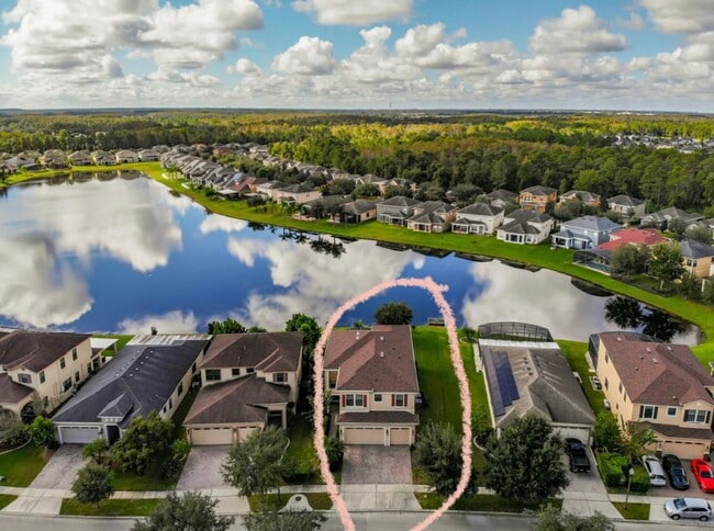 Building Photo - Luxury Living in Woodland Lakes Preserve: Fully-Furnished