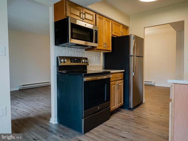 Building Photo - 15210 Elkridge Way