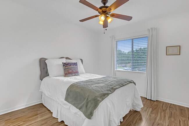 Building Photo - 6074 Las Colinas Cir