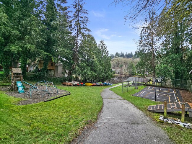 Building Photo - Stunning 4-Bed Gig Harbor Home for Rent | ...