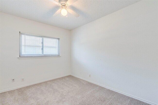 Building Photo - 17924 Narsitin Ln