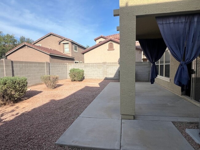 Building Photo - Highly desirable Spectrum community! Showi...