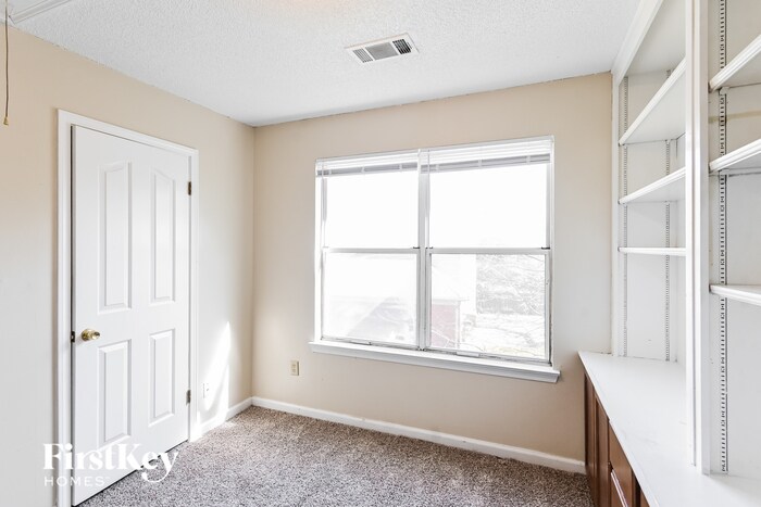 Building Photo - 8141 Walnut Valley Cove