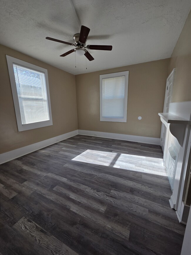 Building Photo - 930 Murphy St