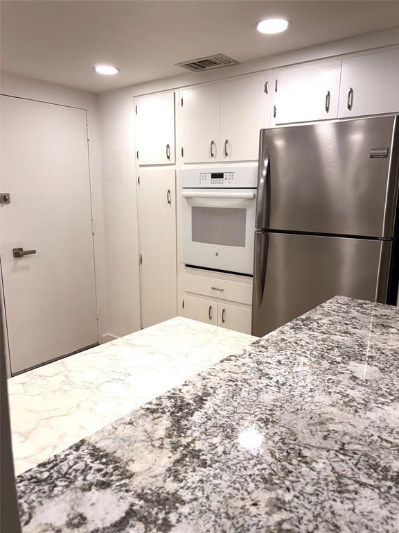 Building Photo - 3700 Galt Ocean Dr