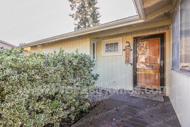 Building Photo - 14210 SW Rochester Dr