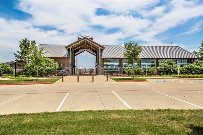 Building Photo - 2815 Torrey Pines Dr