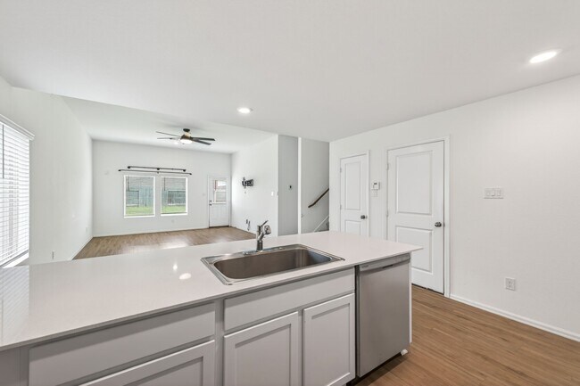 Building Photo - 1519 Twilight Grn Dr