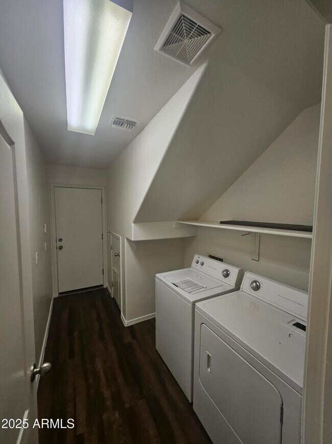 Building Photo - 40438 W Helen Ct