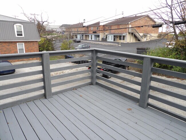 Building Photo - 409 Ridgewood Ln