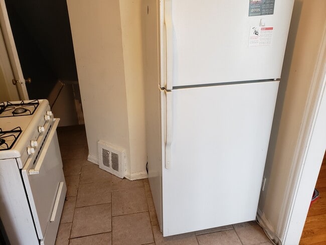 Building Photo - 383 Merton Rd