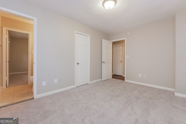 Building Photo - 6690 Vesta Brook Dr