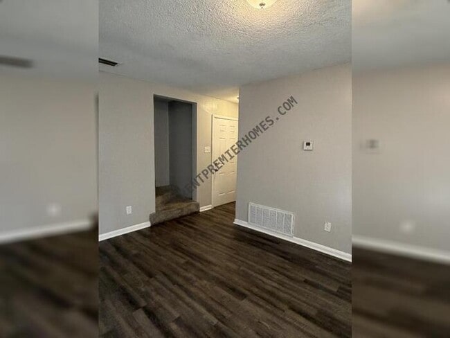 Building Photo - 8404 Shelley Dr