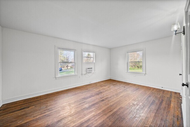 Building Photo - Lafayette Road-420