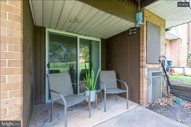 Patio - 1607 Meadowview Ln