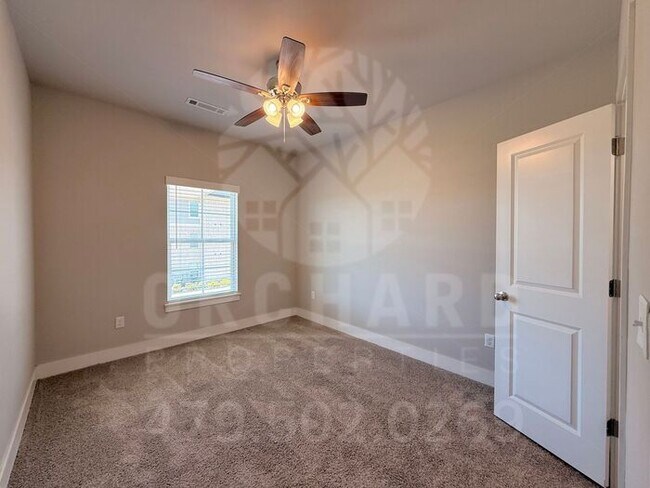 Building Photo - EP 6 | Townhome with Garage in Siloam Springs!