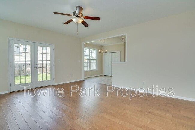 Building Photo - 1111 Hunters Cove