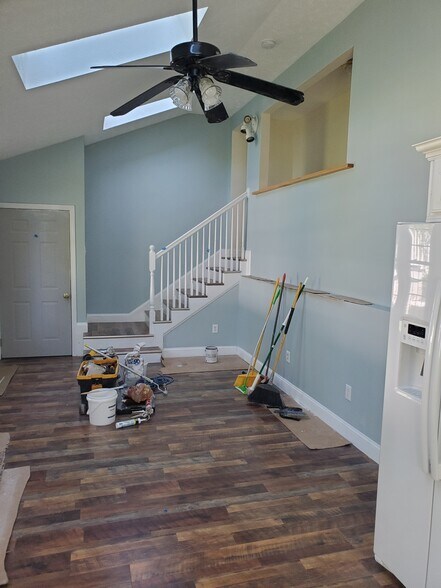 Building Photo - 132 Lawrence Rd