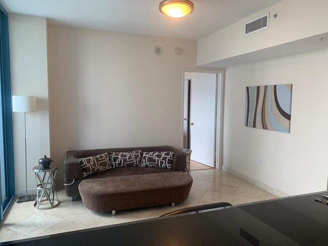 Building Photo - 333 Las Olas Way