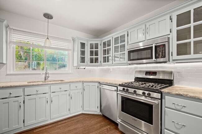 Building Photo - 5805 Bull Creek Rd