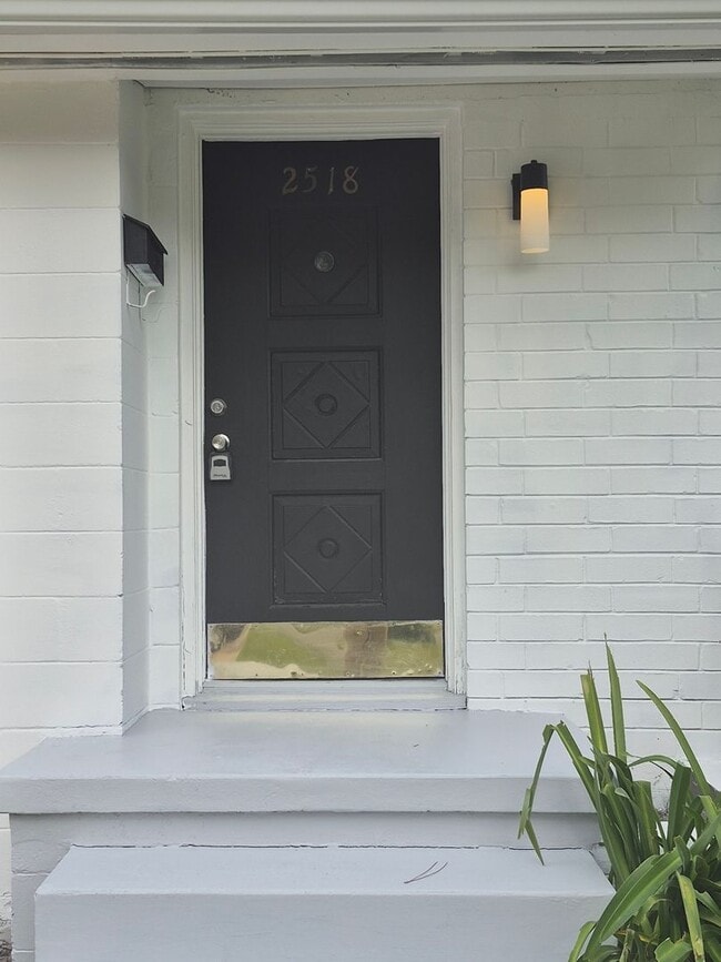 Building Photo - Welcome home