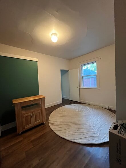 Building Photo - 1049 Spaight St