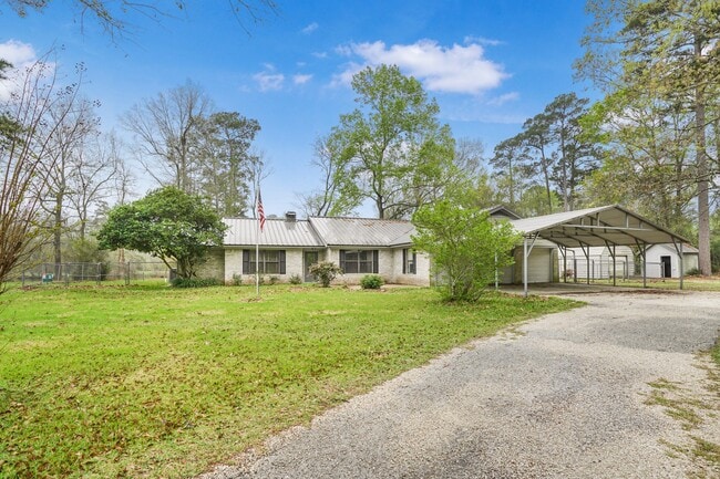 Building Photo - 512 County Rd 2222