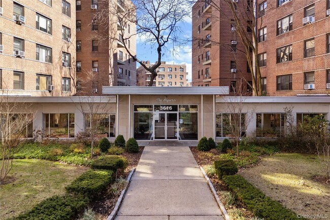 Building Photo - 3616 Henry Hudson Pkwy