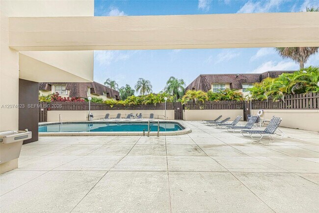 Building Photo - 9107 SW 137th Ter