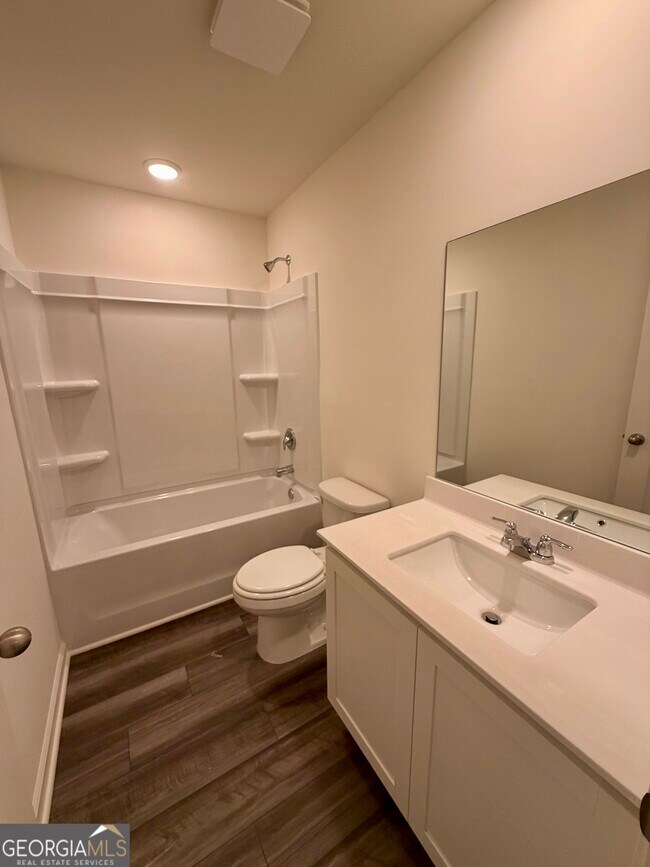 Building Photo - 1261 Fagiolo St