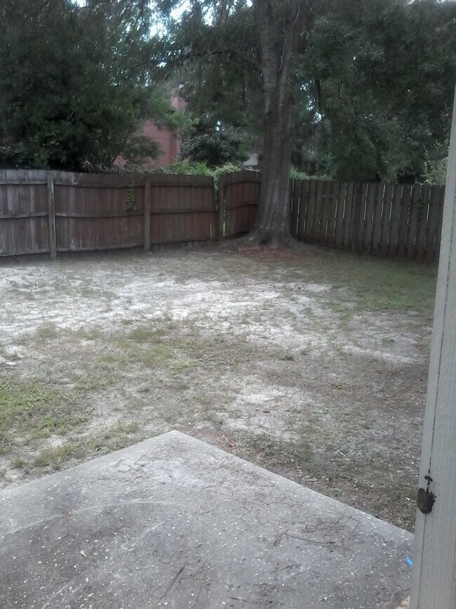 Building Photo - Spacious 3Bed/2Ba Brick Home Convenient to Tyndall AFB!