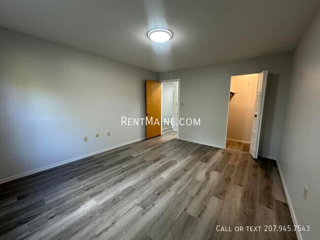 Building Photo - 27 Longrale Park