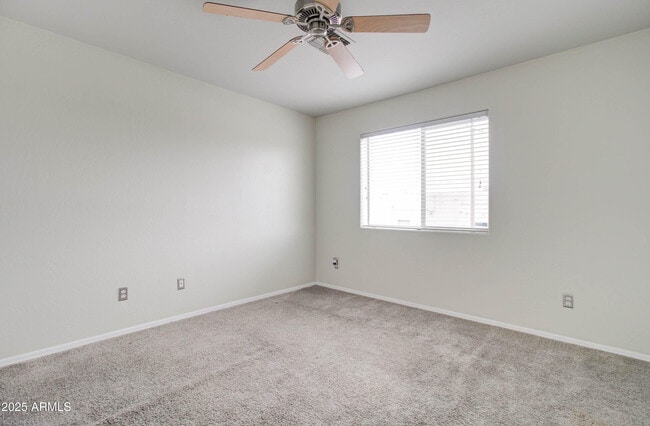 Building Photo - 2311 E Hartford Ave