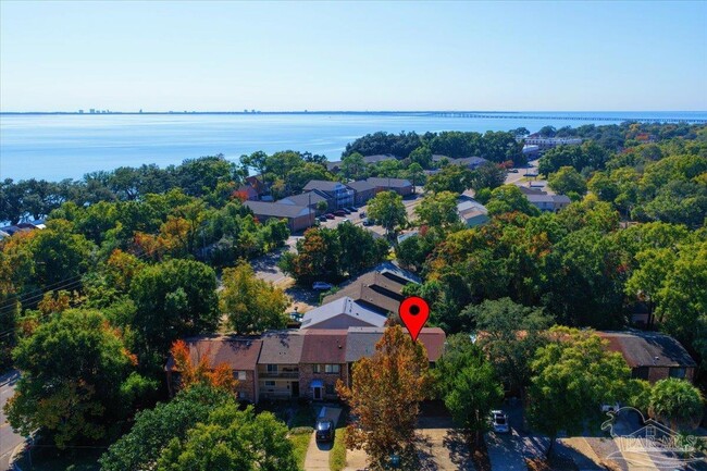 Building Photo - 3345 E Lloyd St