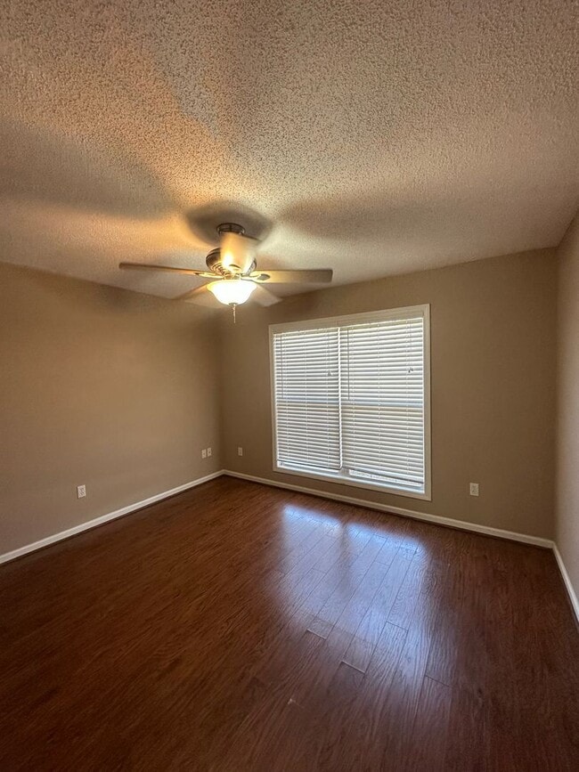 Building Photo - Briarhill Acres