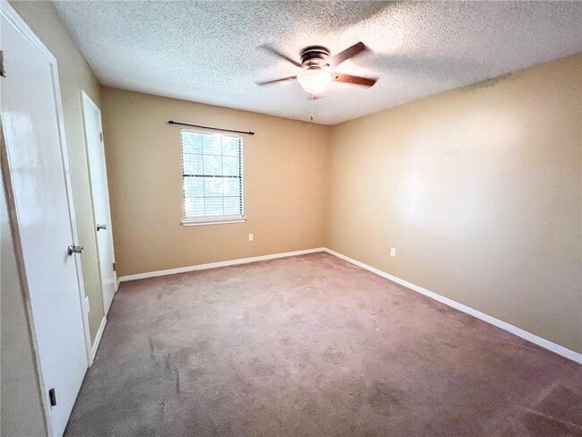 Building Photo - 953 Dickenson Ave