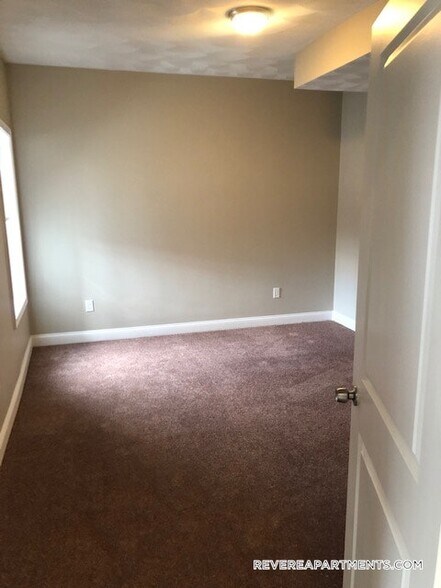 Building Photo - 9 Dehon St