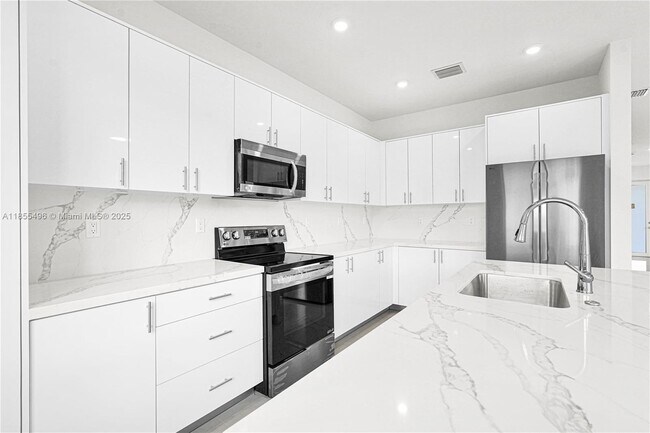 Building Photo - 22469 SW 125th Ave