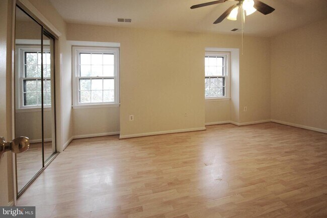 Building Photo - 316 Cherry Ct