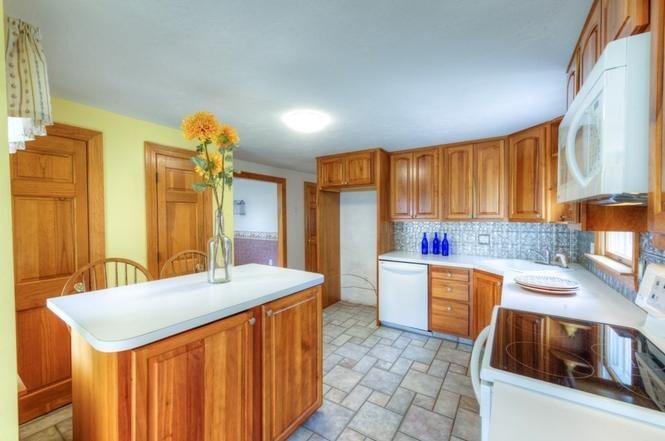 Building Photo - 20 Falcon St